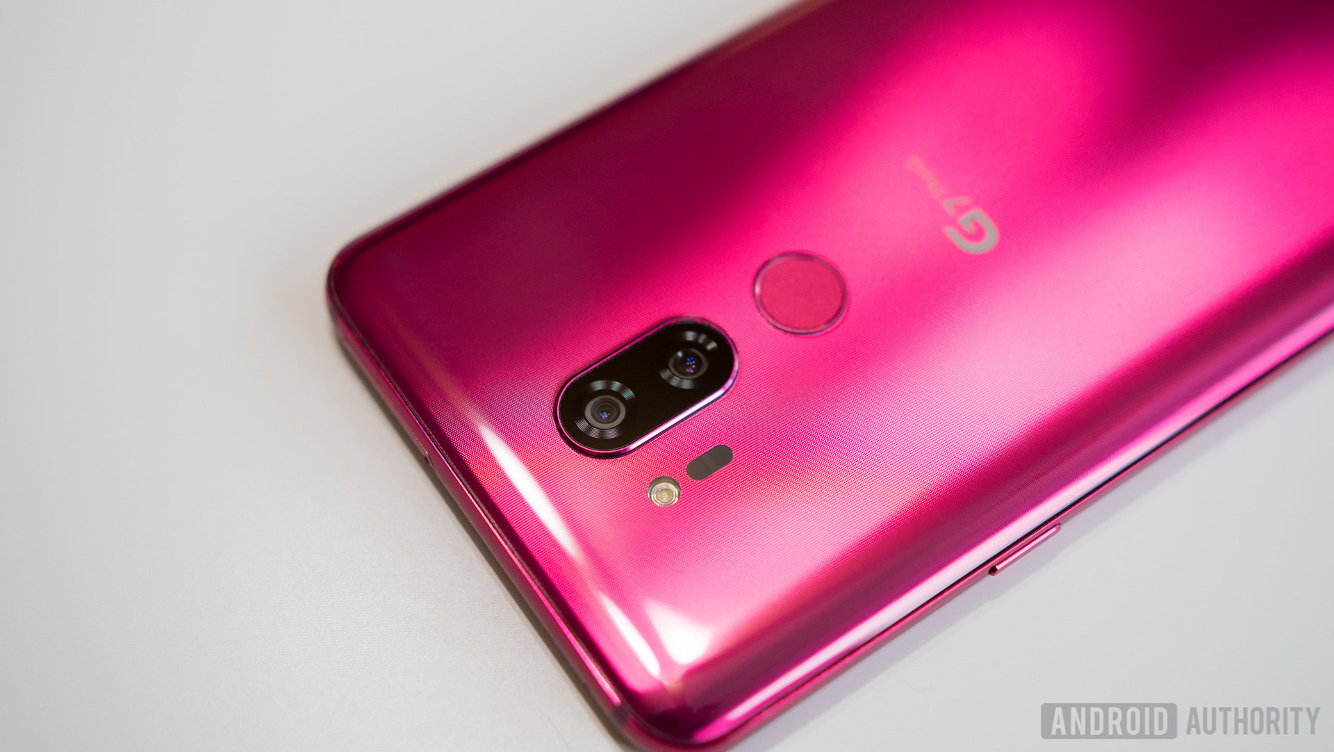 LG G7 Review-5 LG G7 ThinQ dual cameras and finger scanner
