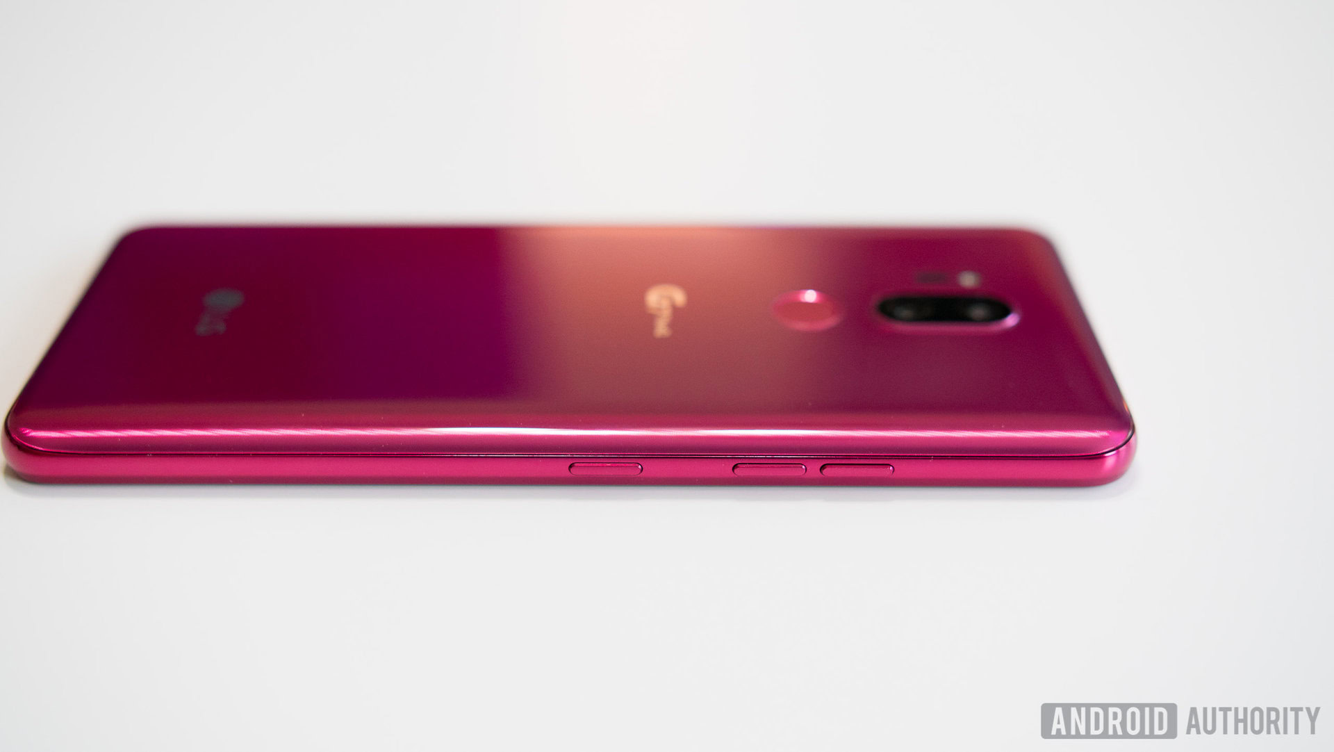 LG G7 Review-9 LG G7 ThinQ buttons right side frame