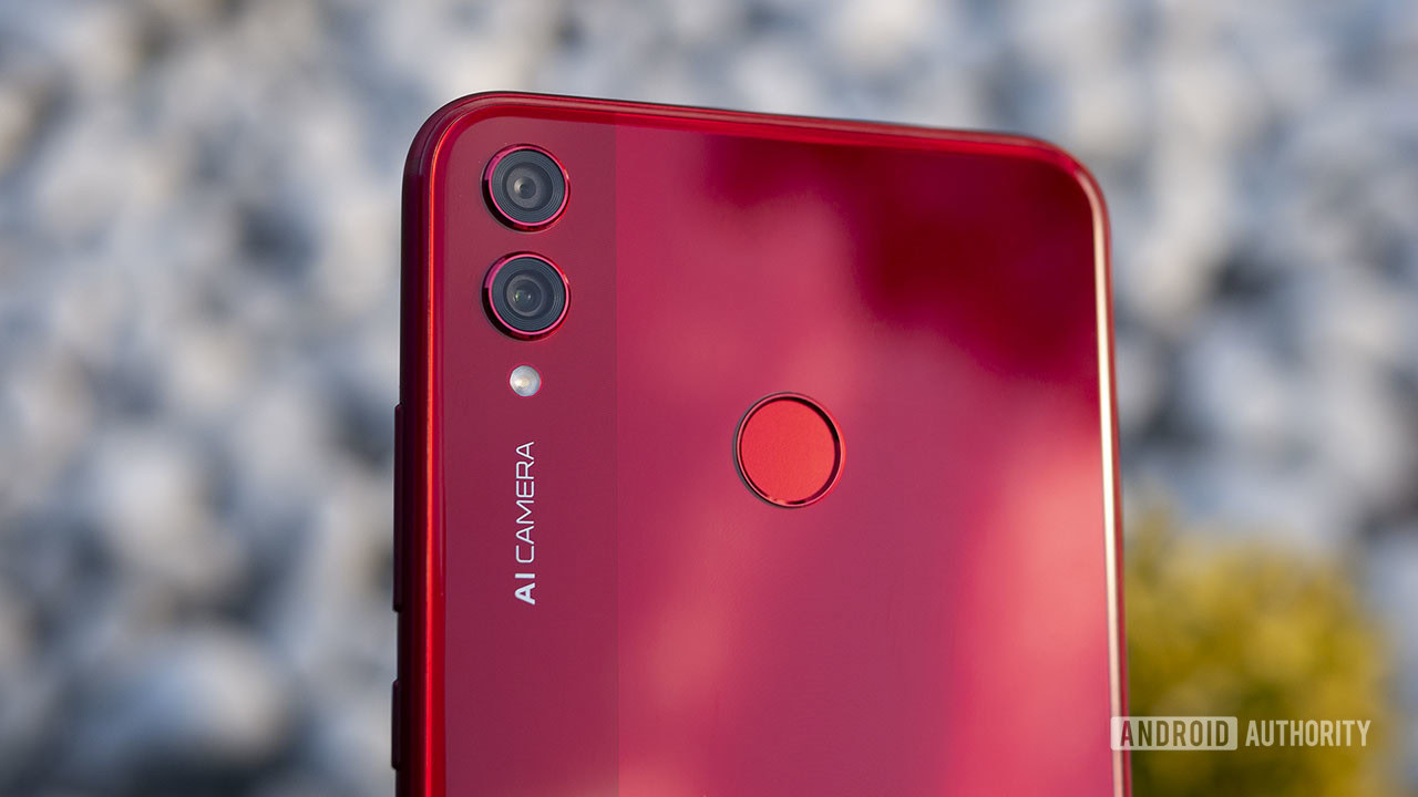 HONOR 8x Outside HONOR 8x vs HUAWEI Mate 20 Lite