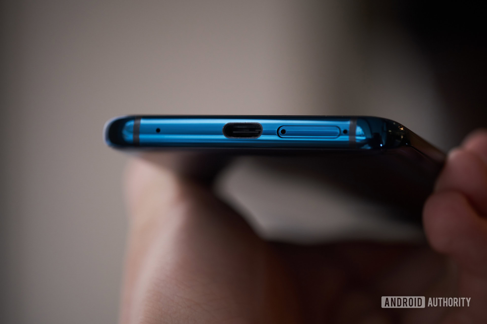 HUAWEI Mate 20 hands on 07 HUAWEI Mate 20 USB Type C port