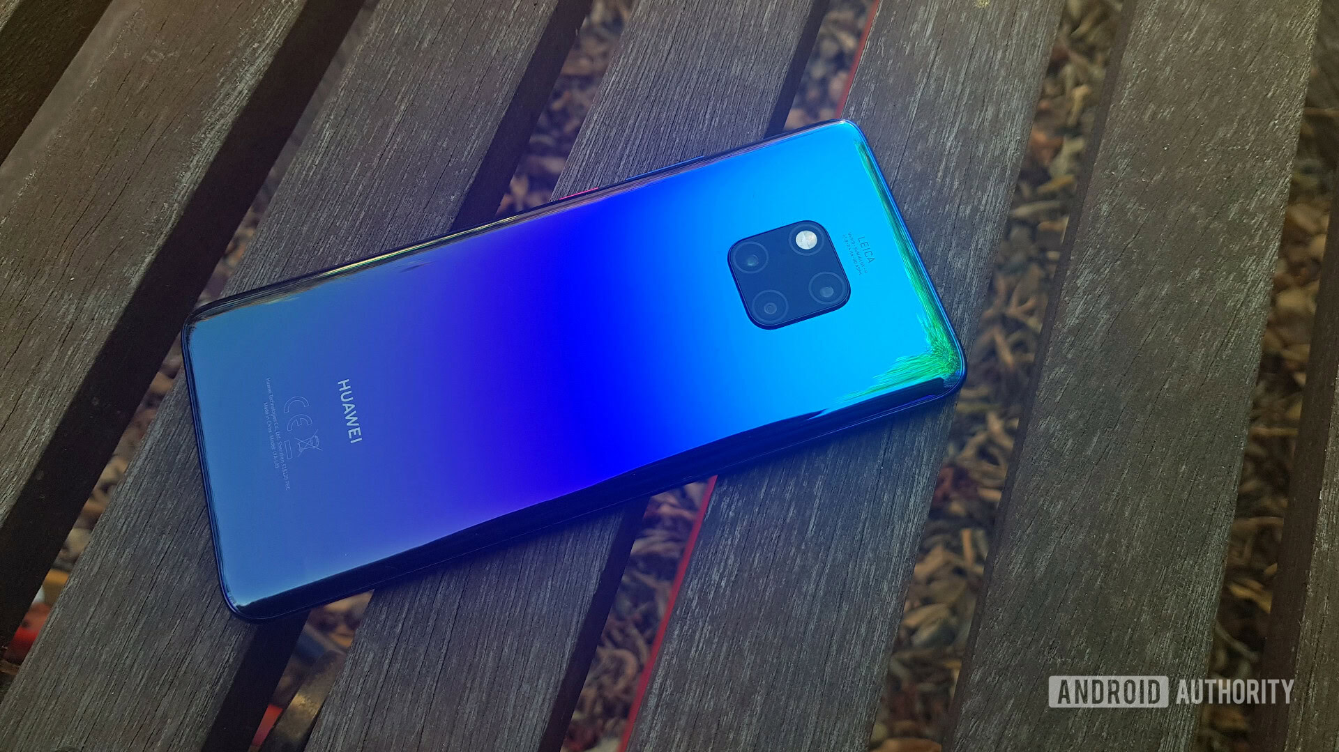 HUAWEI Mate 20 Pro twilight The twilight back of the HUAWEI Mate 20 Pro.