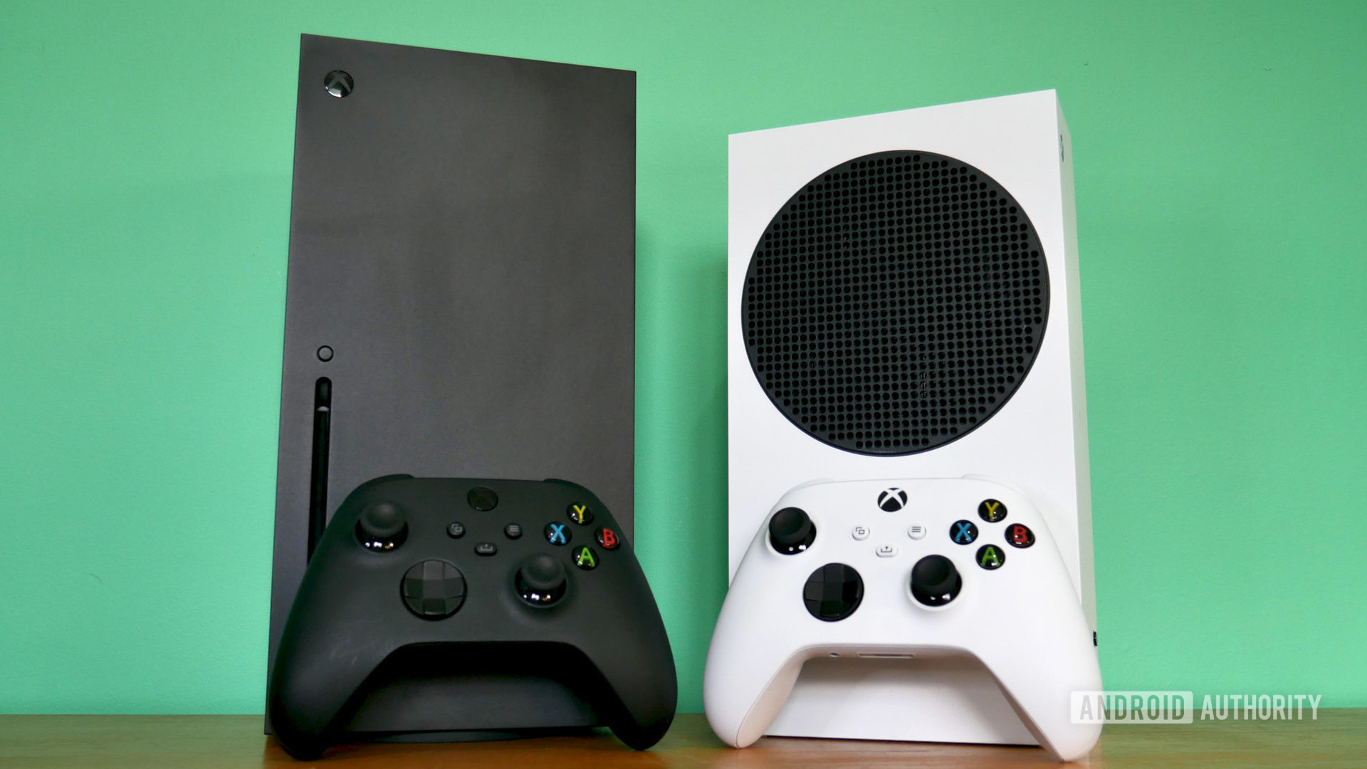 xbox series x vs series s front with controller 3 xbox series x vs series s front with controller 3