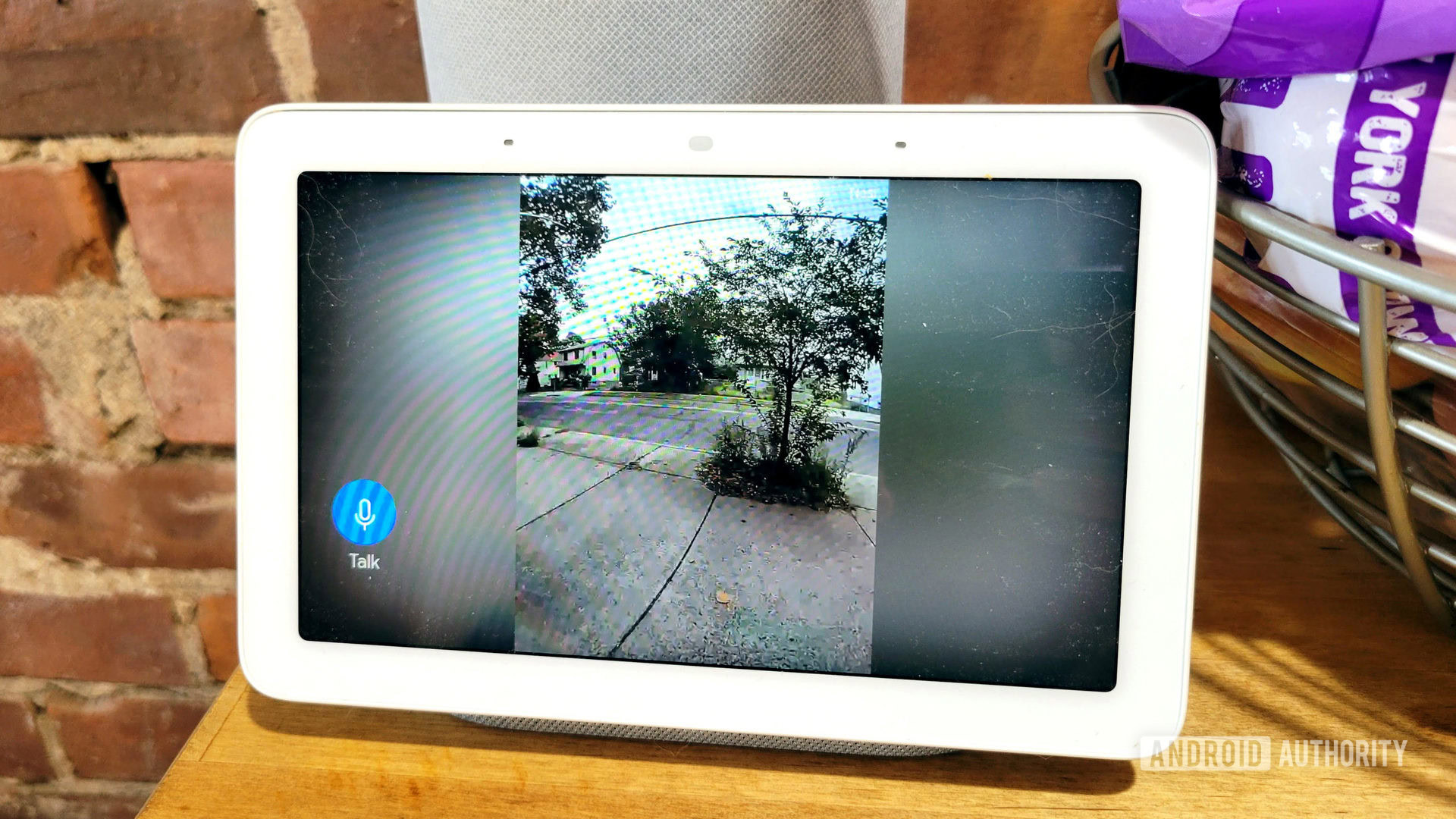 Google Nest Doorbell Review Day Time Image on Google Home Hub Google Nest Doorbell Review Day Time Image on Google Home Hub