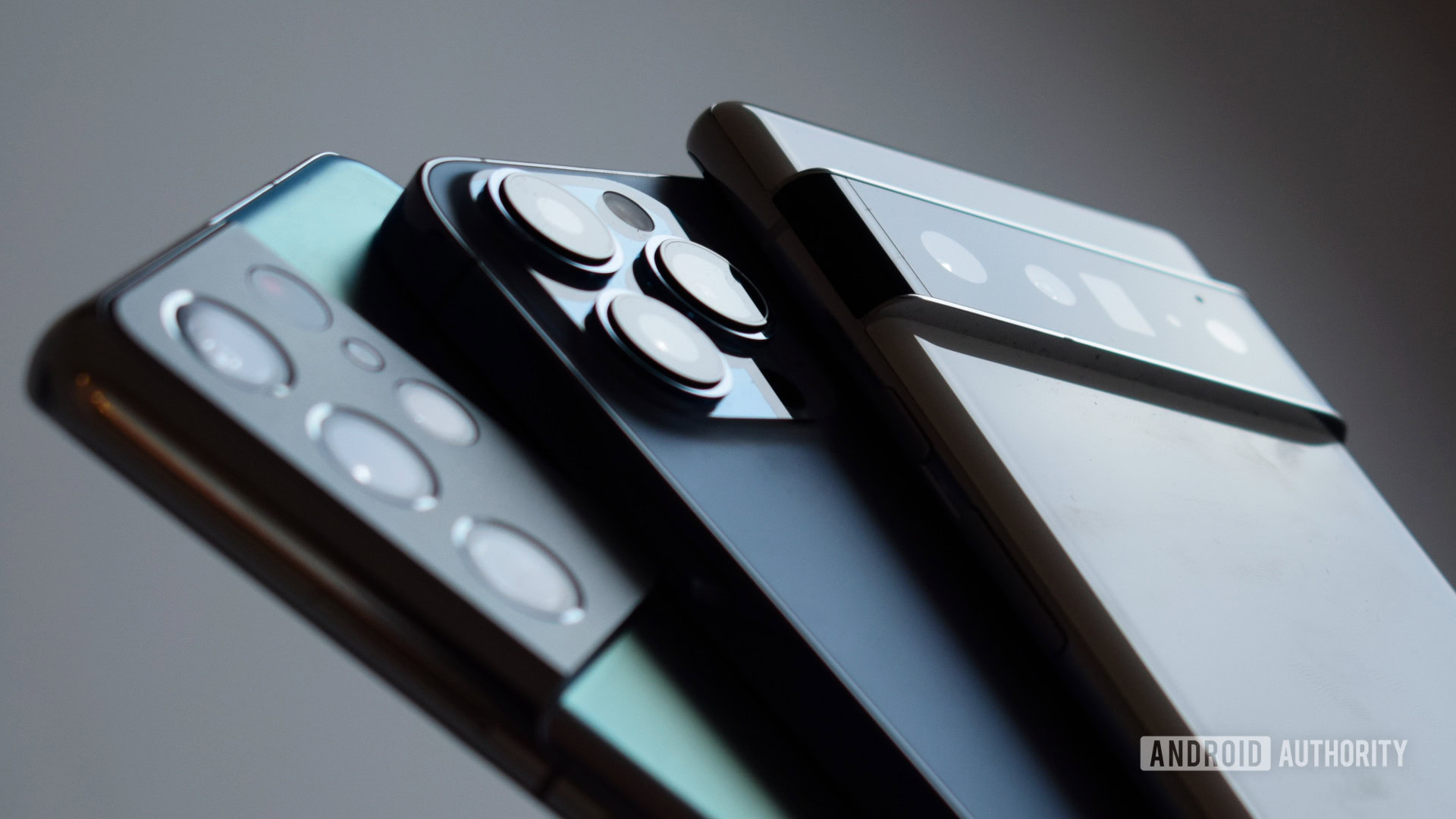 Google Pixel 6 Pro vs Samsung Galaxy S21 Ultra vs Apple iPhone 13 Pro Max shaddow Google Pixel 6 Pro vs Samsung Galaxy S21 Ultra vs Apple iPhone 13 Pro Max shaddow