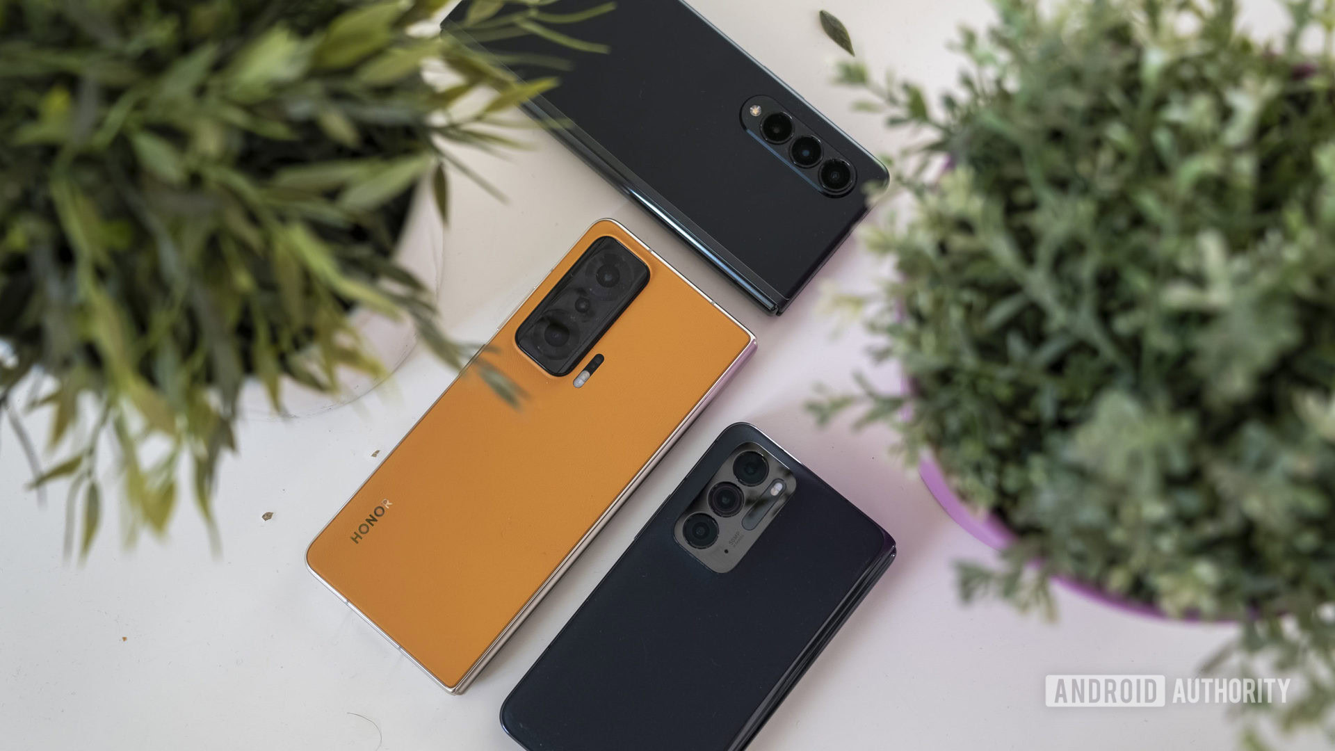 Back Of HONOR Magic V With Samsung Galaxy Fold 3 and OPPO Find N Back Of HONOR Magic V With Samsung Galaxy Fold 3 and OPPO Find N