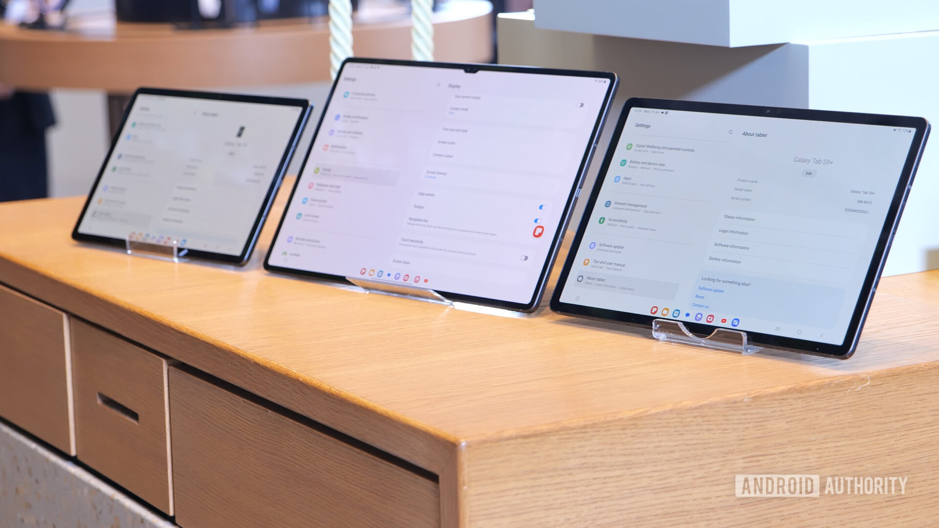 Galaxy Tab S9 series with device detail screen Galaxy Tab S9 series with device detail screen