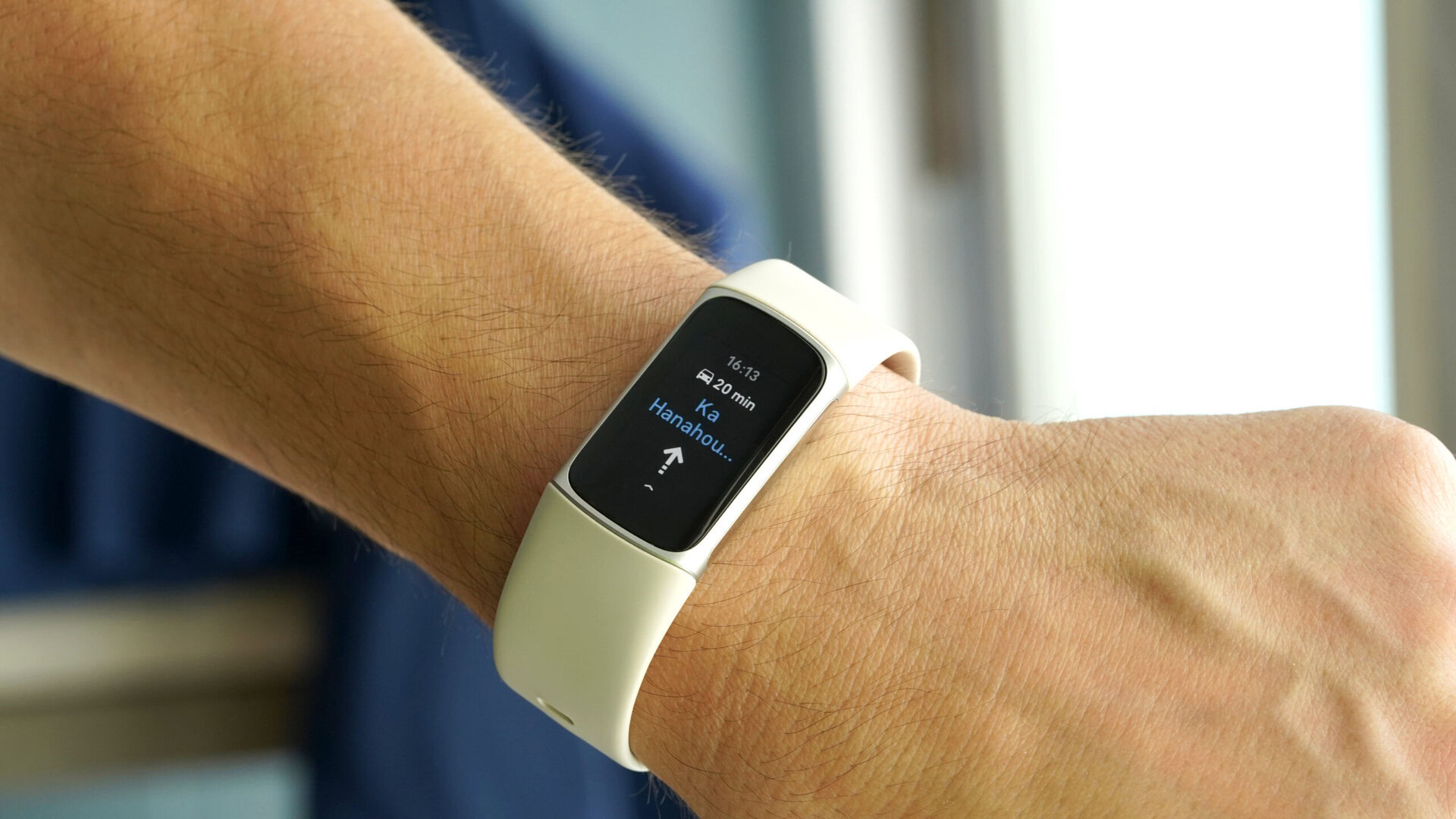 Fitbit Charge 6 Maps A user starts Google Maps on their Fitbit Charge 6.