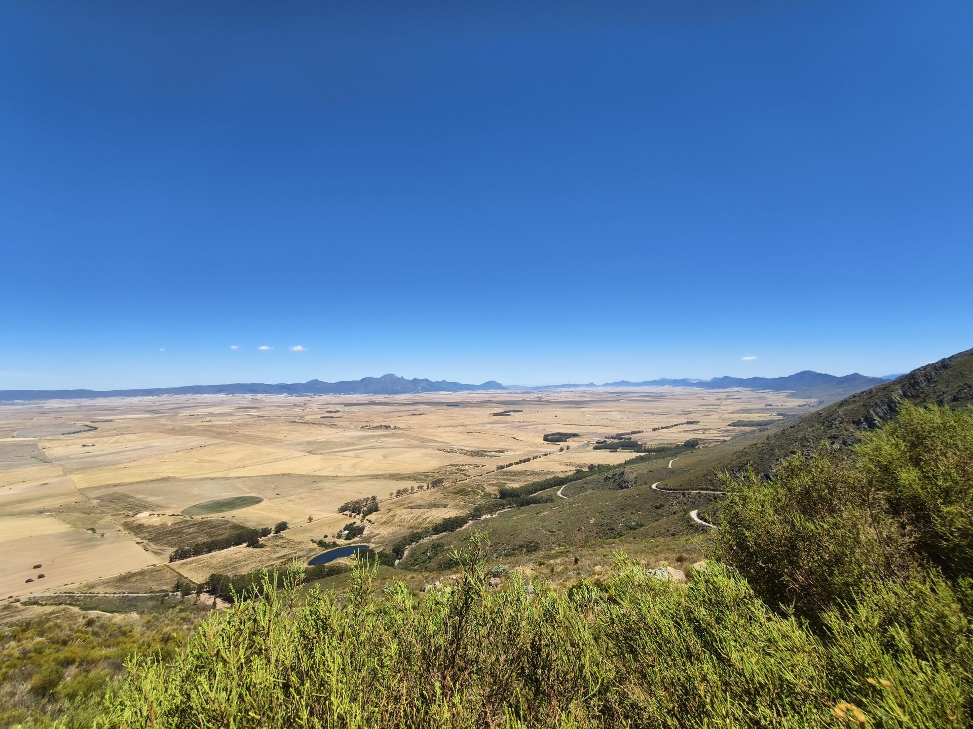 Vivo X100 Pro valley view ultrawide
