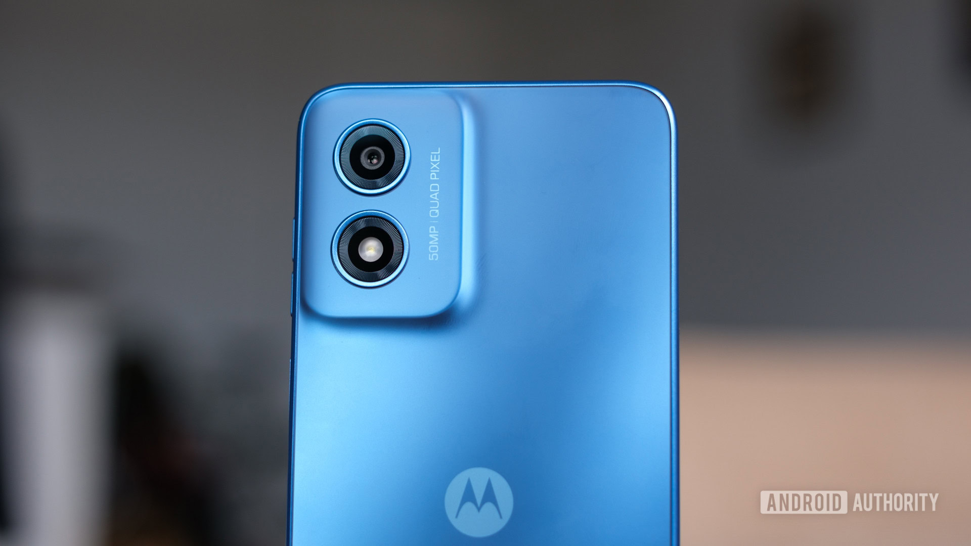 Motorola Moto G Play 2024 cameras close Motorola Moto G Play 2024 cameras close