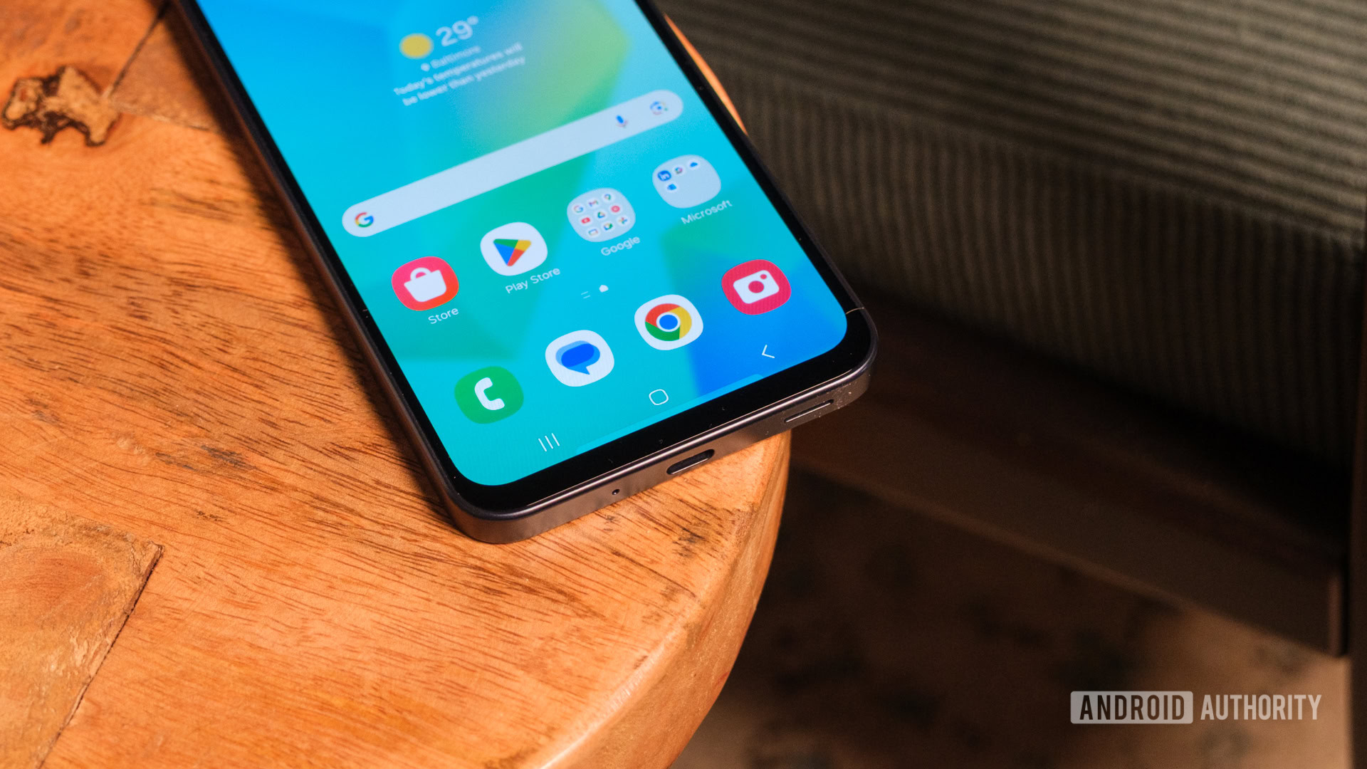 Samsung Galaxy A16 5G bottom bezel